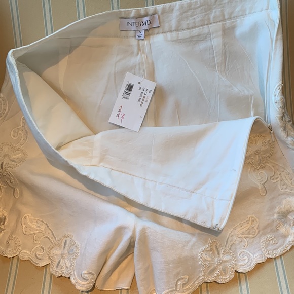 INTERMIX KAYLA EMBROIDERED WHITE COTTON LINEN BLEND SHORTS FULLY LINED SIZE 4 - Picture 14 of 16